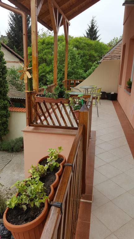 Aquarius Vendégház Szeged Exterior foto